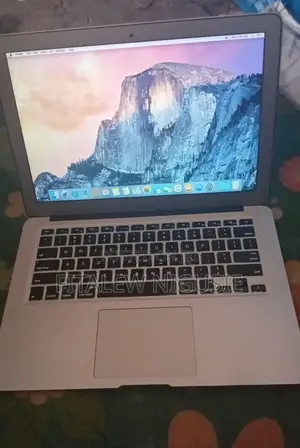 New Laptop Apple MacBook Air 2017 8GB Intel Core i7 SSD 128GB