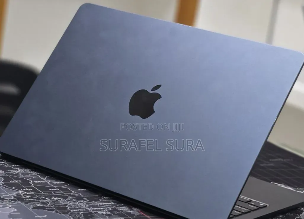 New Laptop Apple MacBook Air 2022 M2 16GB Apple M2 SSD 256GB
