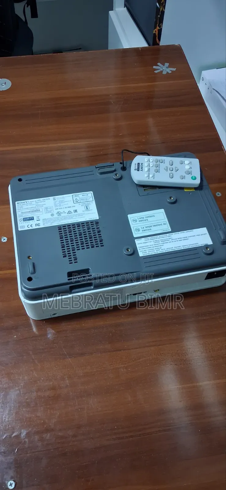 Sony VPL-Dx220 Projector