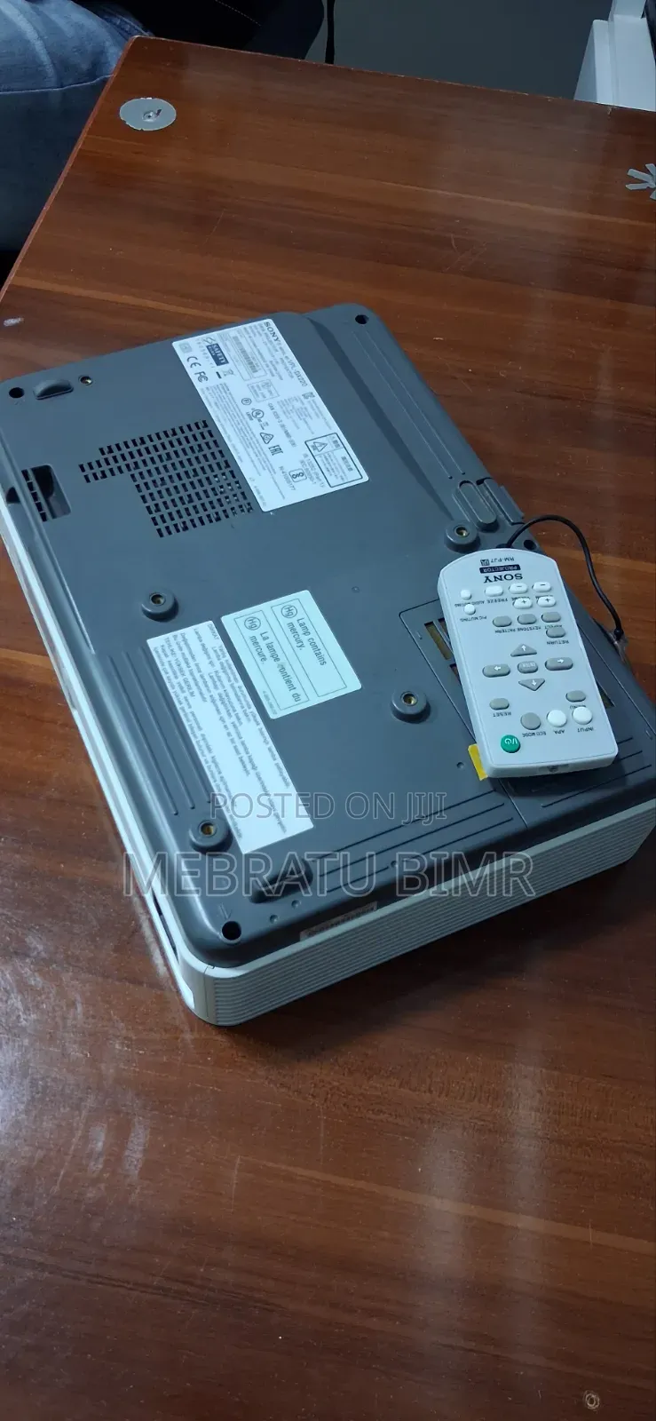 Sony VPL-Dx220 Projector