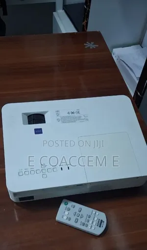 Sony Projector
Model Name VPL-Dx220