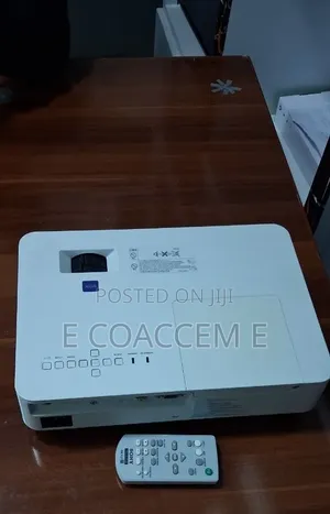 Sony Projector
Model Name VPL-Dx220