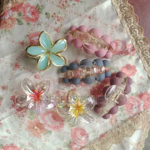 Cute Flower Hair Claw Clips – 5 Pieces