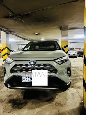 Toyota RAV4 Limited AWD 2024