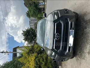 Toyota Hilux 2021 Gray