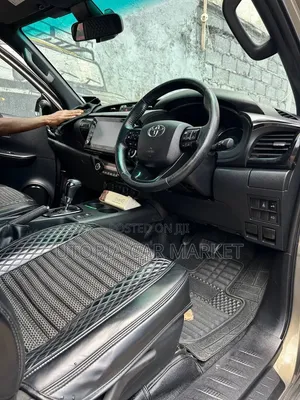 Toyota Hilux 2021 Gray