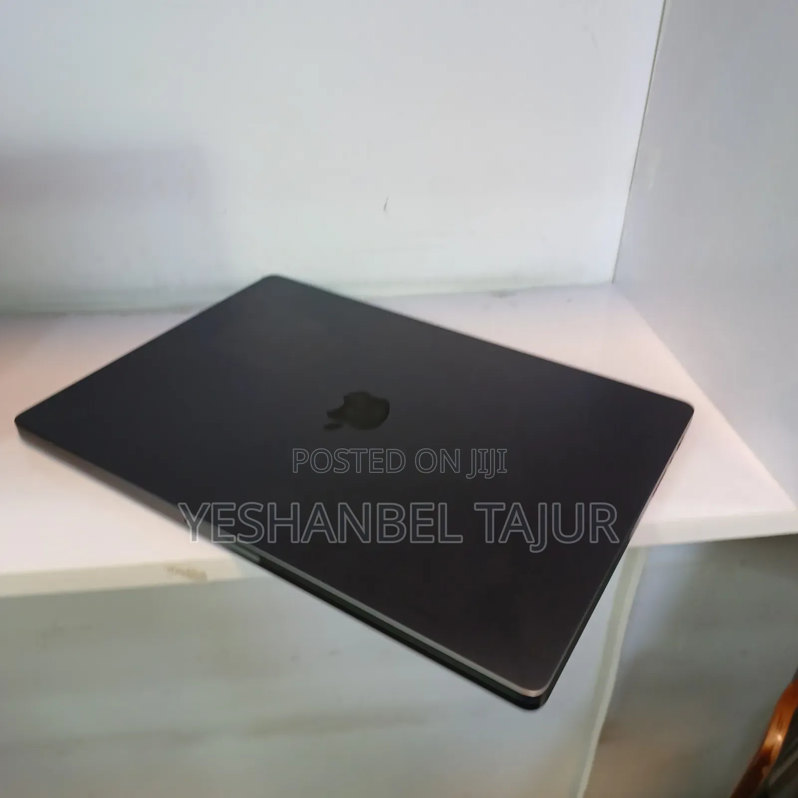 New Laptop Apple MacBook Pro 2023 M3 Pro 18GB Apple M3 Pro SSD 512GB