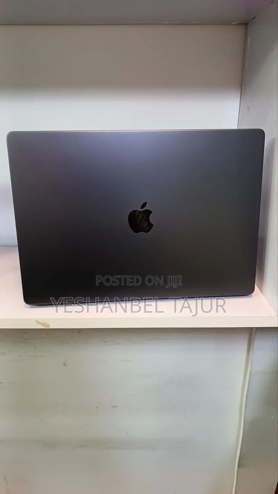 New Laptop Apple MacBook Pro 2023 M3 Pro 18GB Apple M3 Pro SSD 512GB