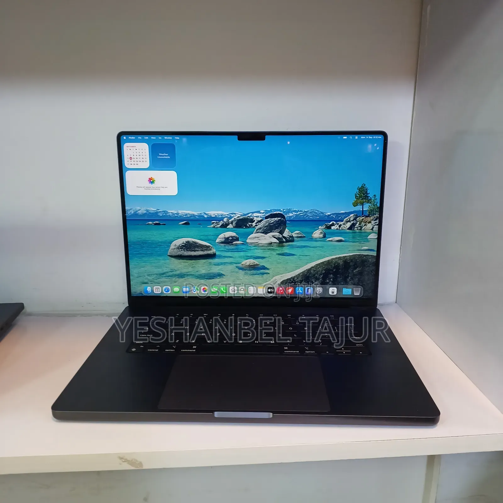 New Laptop Apple MacBook Pro 2023 M3 Pro 18GB Apple M3 Pro SSD 512GB