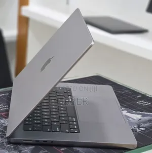 New Laptop Apple MacBook Pro 2023 M2 16GB Intel Core i7 SSD 512GB