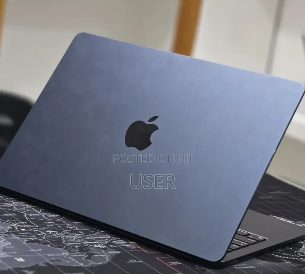 New Laptop Apple MacBook Air 2022 M2 16GB Intel Core i7 SSD 256GB