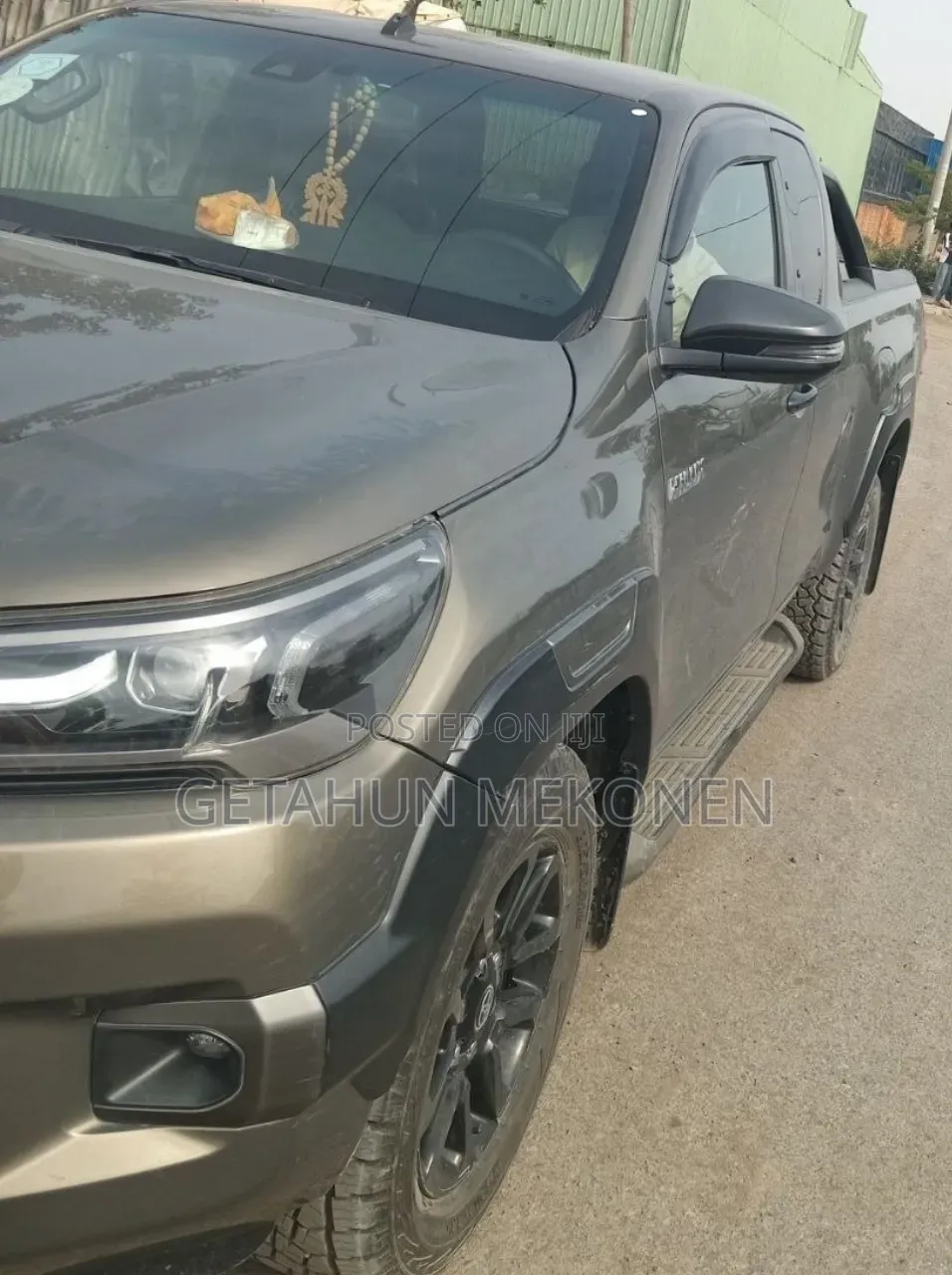 Toyota Hilux 2021 Gold