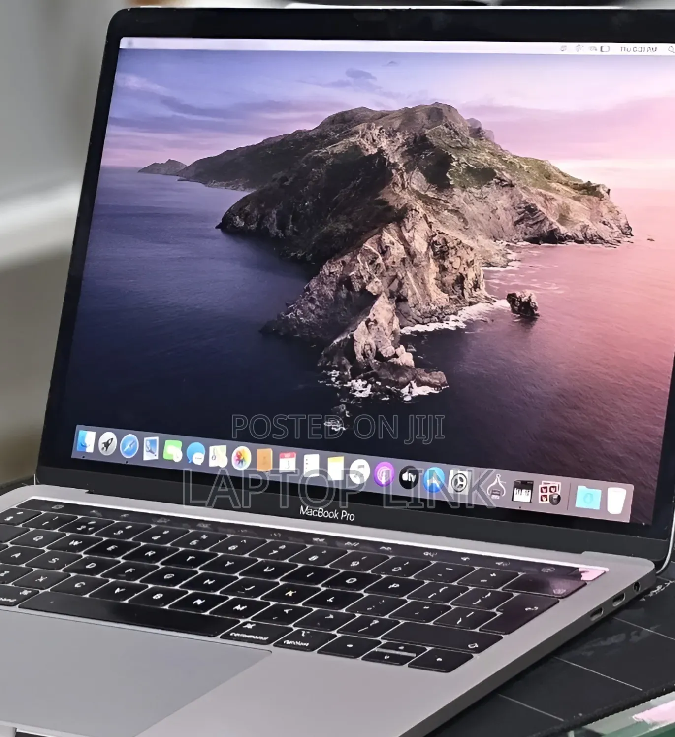 New Laptop Apple MacBook 2019 16GB Intel Core i7 SSD 512GB