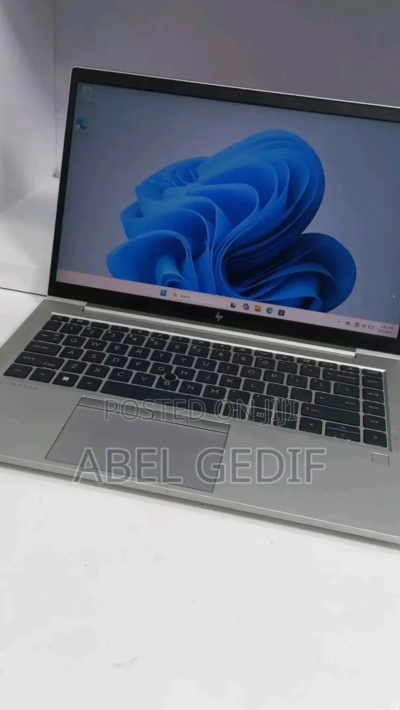 New Laptop HP EliteBook 845 G8 16GB AMD Ryzen 5 SSD 512GB