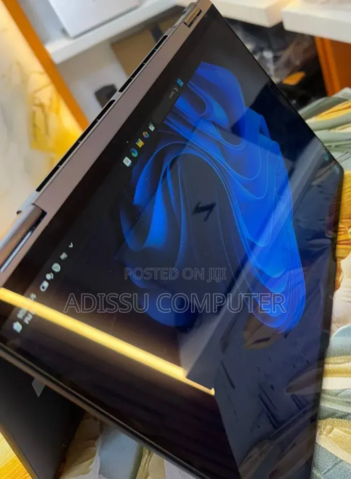 New Laptop Lenovo Yoga 11e 16GB Intel Core Ultra 7 SSD 1T