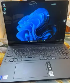 New Laptop Lenovo Yoga 11e 16GB Intel Core Ultra 7 SSD 1T