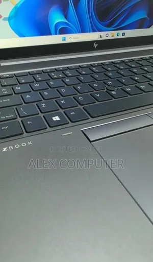 New Laptop HP ZBook Firefly G8 16GB Intel Core i7 SSD 512GB
