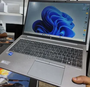New Laptop HP ZBook Firefly G8 16GB Intel Core i7 SSD 512GB