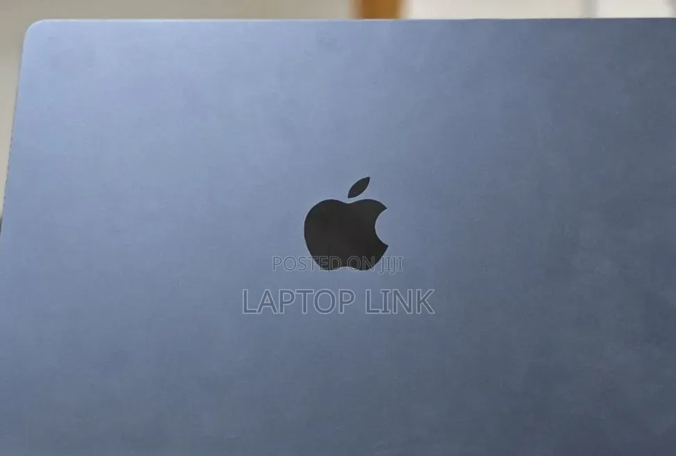 New Laptop Apple MacBook Air 2022 M2 16GB Apple M2 SSD 256GB