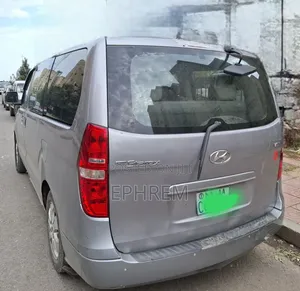 Hyundai Staria 2022 Silver