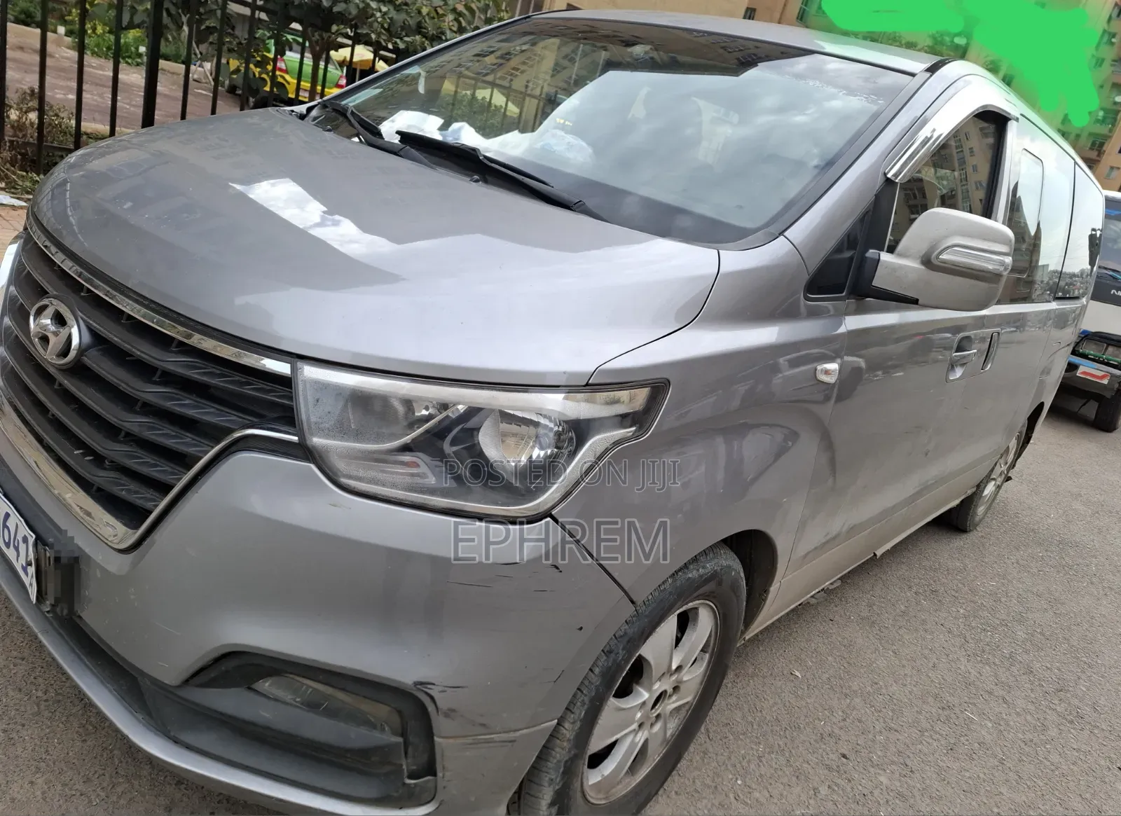 Hyundai Staria 2022 Silver