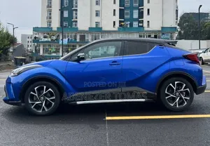 Toyota C-HR 2021 Blue