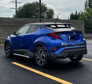Toyota C-HR 2021 Blue