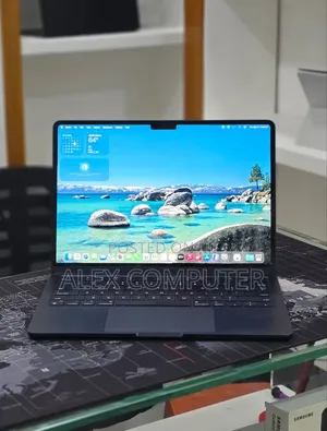 New Laptop Apple MacBook Air 2022 M2 16GB Apple M2 SSD 256GB