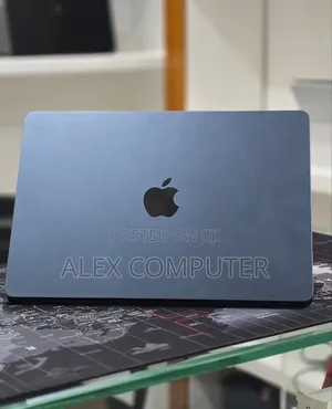 New Laptop Apple MacBook Air 2022 M2 16GB Apple M2 SSD 256GB