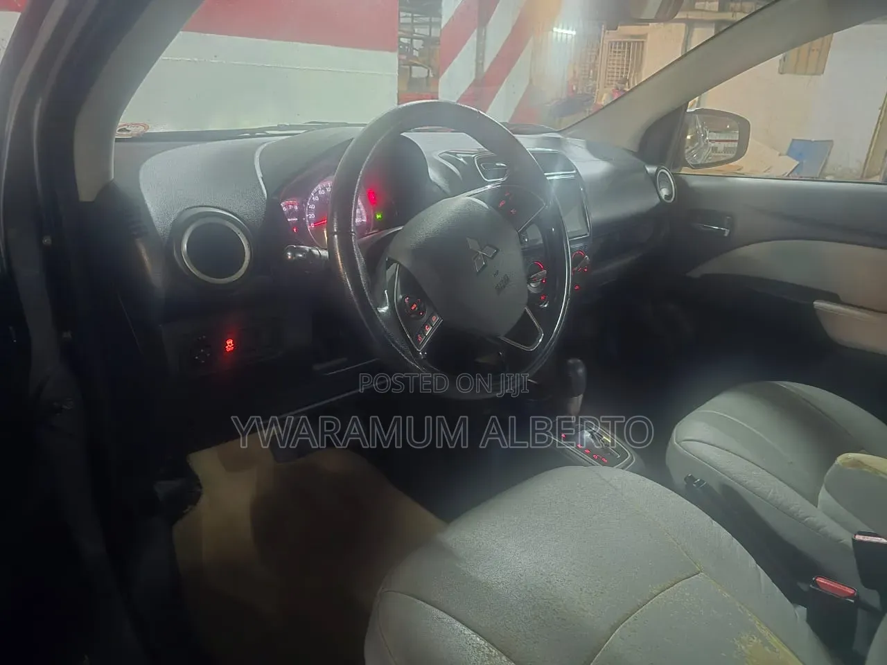 Mitsubishi Attrage 2022 Gray