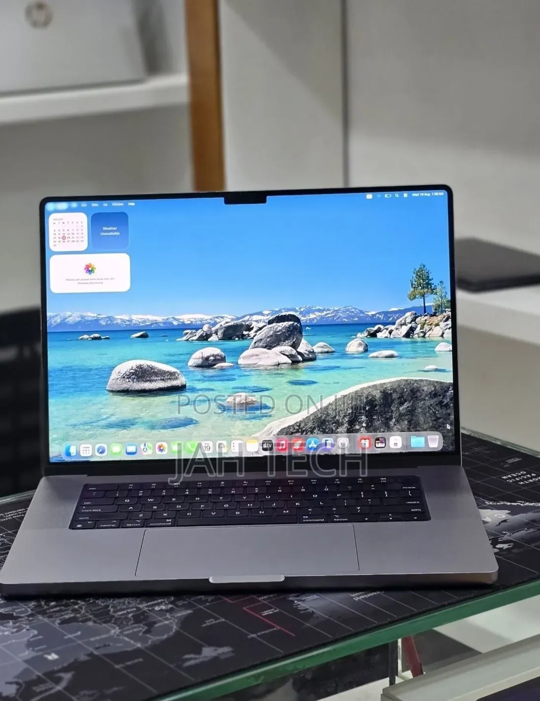 New Laptop Apple MacBook Pro 2022 M2 16GB Apple M2 SSD 512GB