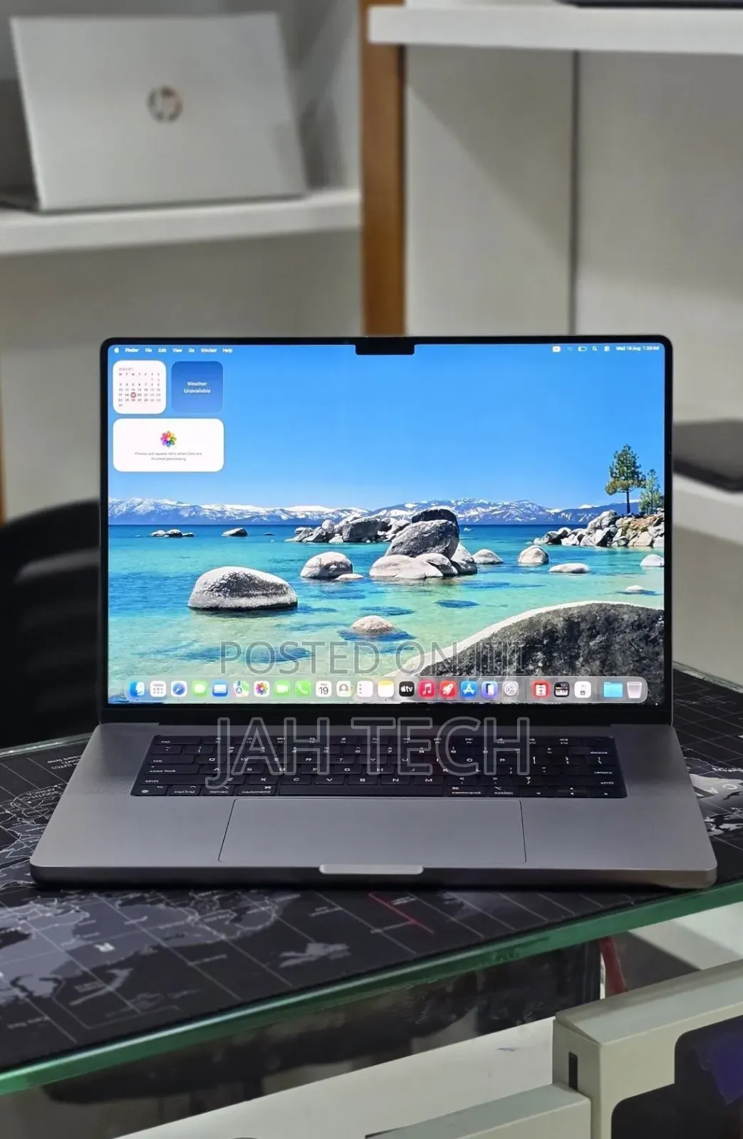 New Laptop Apple MacBook Pro 2022 M2 16GB Apple M2 SSD 512GB