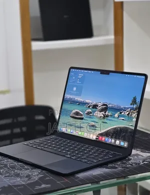 New Laptop Apple MacBook Air 2022 M2 16GB Apple M2 SSD 256GB