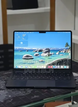 New Laptop Apple MacBook Air 2022 M2 16GB Apple M2 SSD 256GB