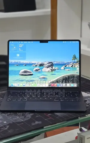 New Laptop Apple MacBook Air 2022 M2 16GB Apple M2 SSD 256GB
