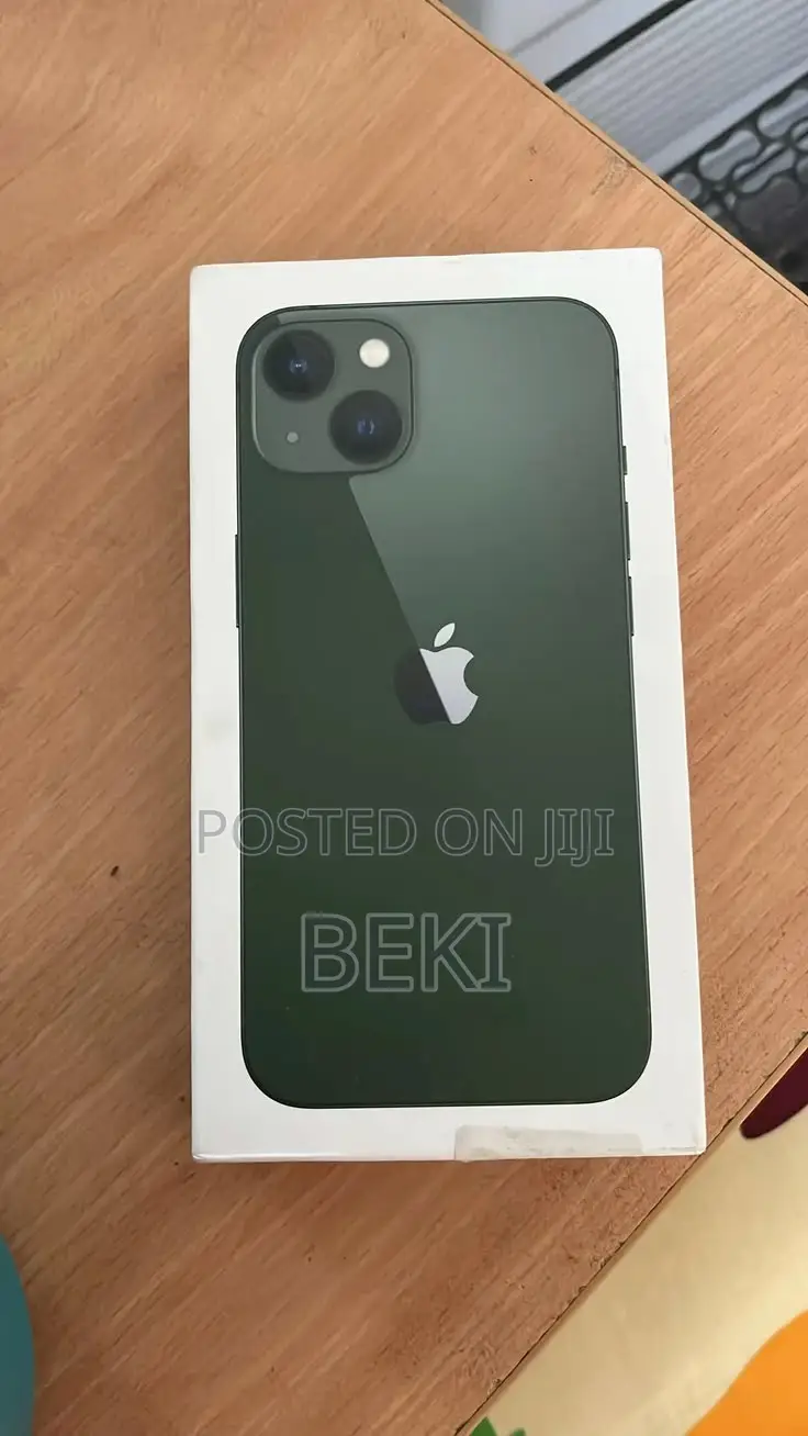 New Apple iPhone 13 128 GB Green