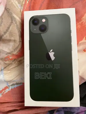 New Apple iPhone 13 128 GB Green