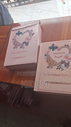 Makeup Book Pallet 5 in 1 Makeup Sets
