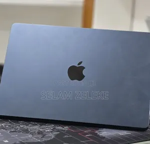 New Laptop Apple MacBook Air 2022 M2 16GB Apple M2 SSD 256GB