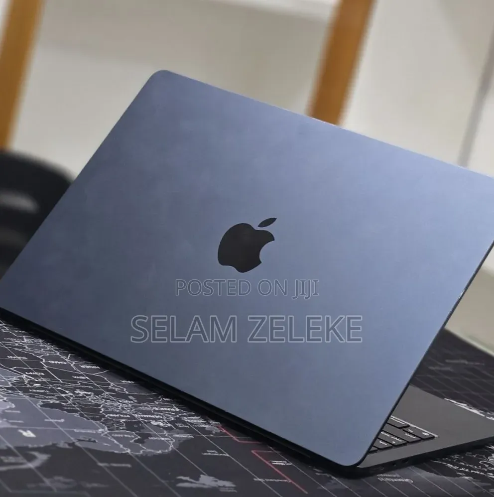 New Laptop Apple MacBook Air 2022 M2 16GB Apple M2 SSD 256GB
