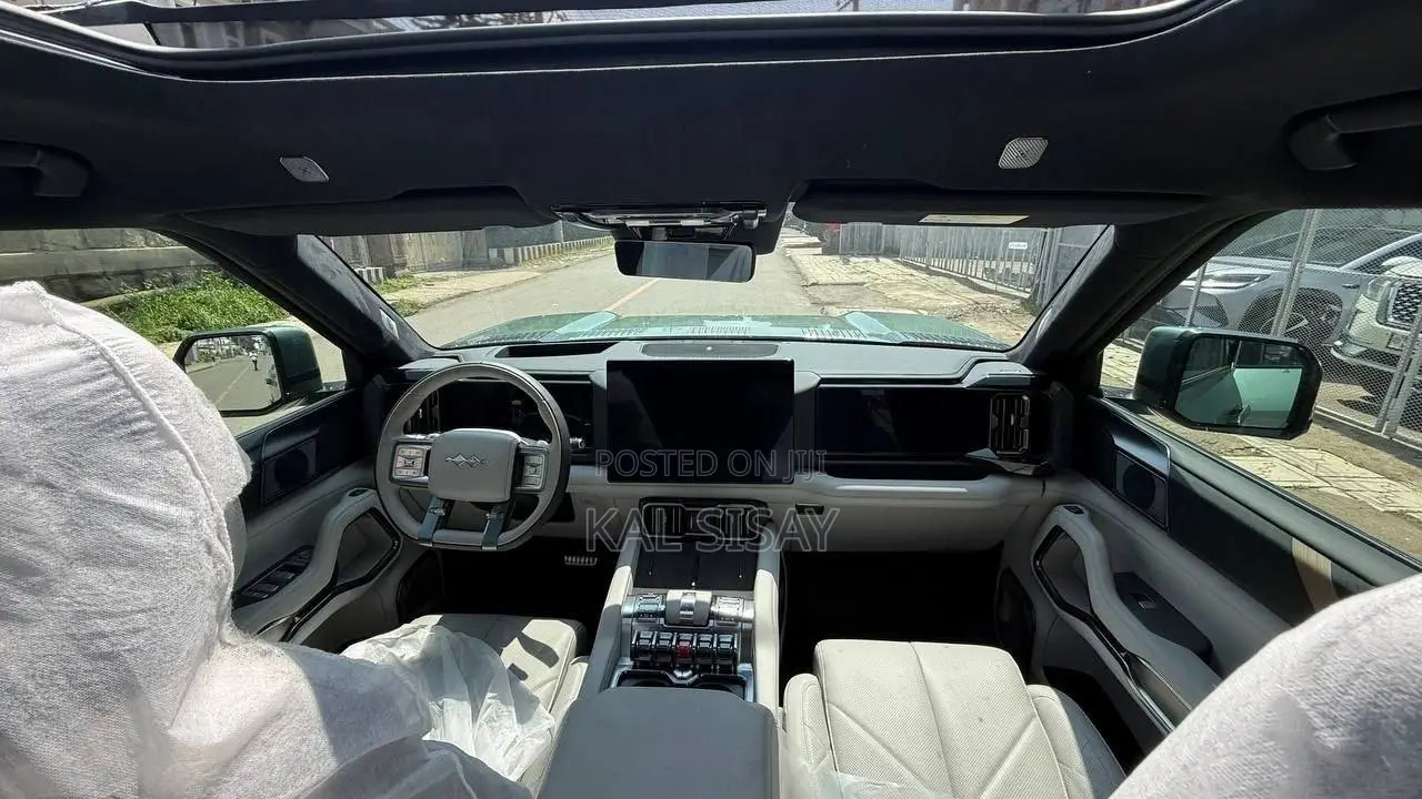 New BYD Leopard 8 2.0 Hybrid AWD 2025 Green
