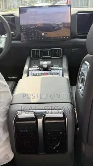New BYD Leopard 8 2.0 Hybrid AWD 2025 Silver
