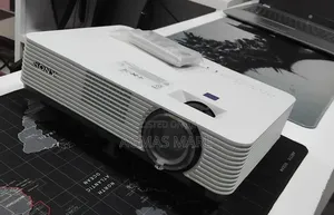 Sony Projector
Model Name VPL-Dx220
Hardware Int
