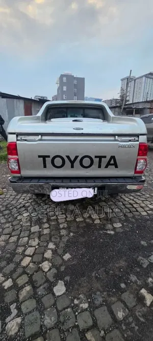 Toyota Hilux 2012 Silver