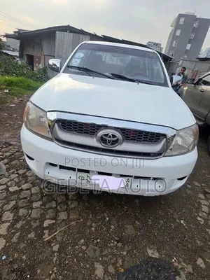 Toyota Hilux 2008 White