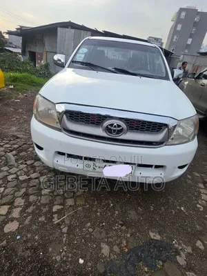 Toyota Hilux 2008 White