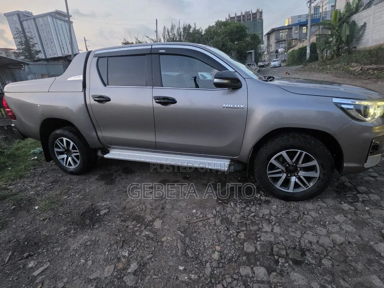 Toyota Hilux 2020 Gold