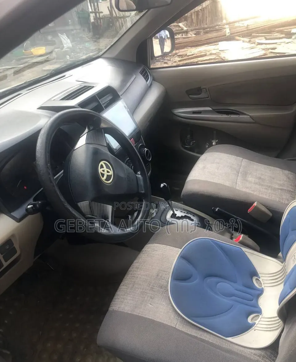 Toyota Avanza 2012 Silver