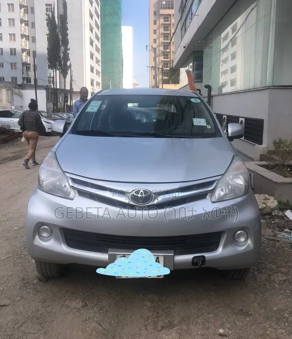 Toyota Avanza 2012 Silver