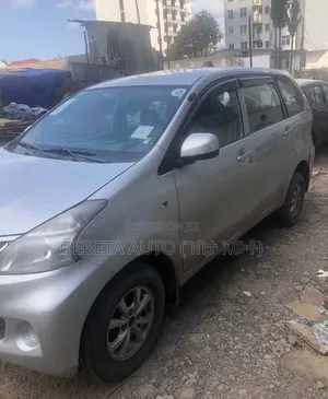 Toyota Avanza 2012 Silver